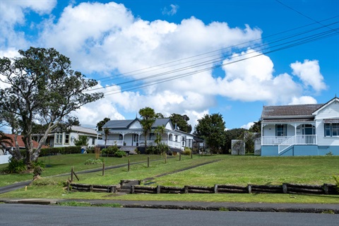 Image of houses in a residential neighbourhood. 